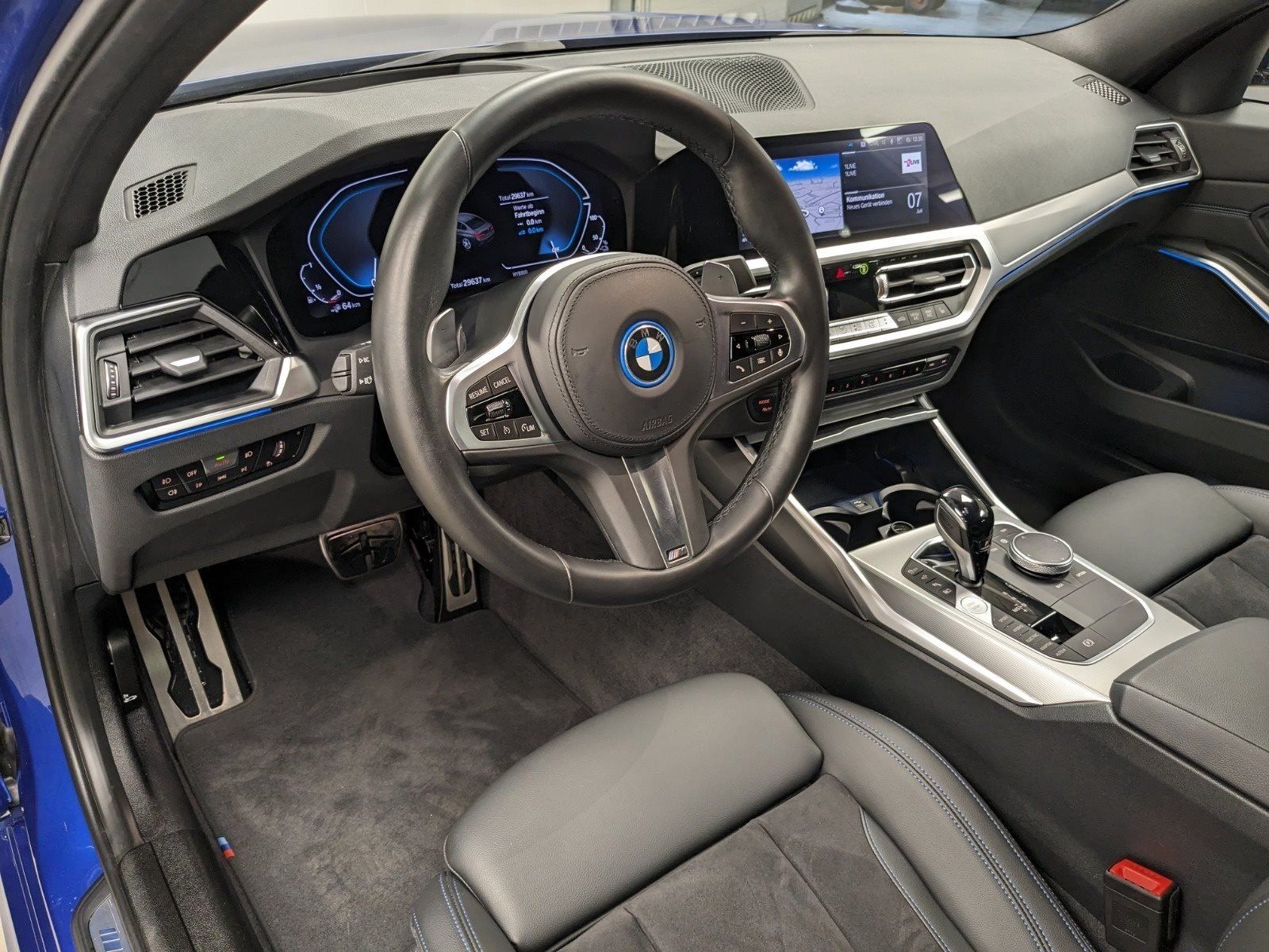 BMW 330e M Sport - Samsaru's Car Outlet