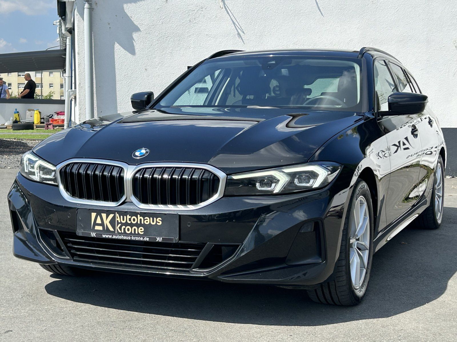 BMW 320 d xDrive - Samsaru's Car Outlet