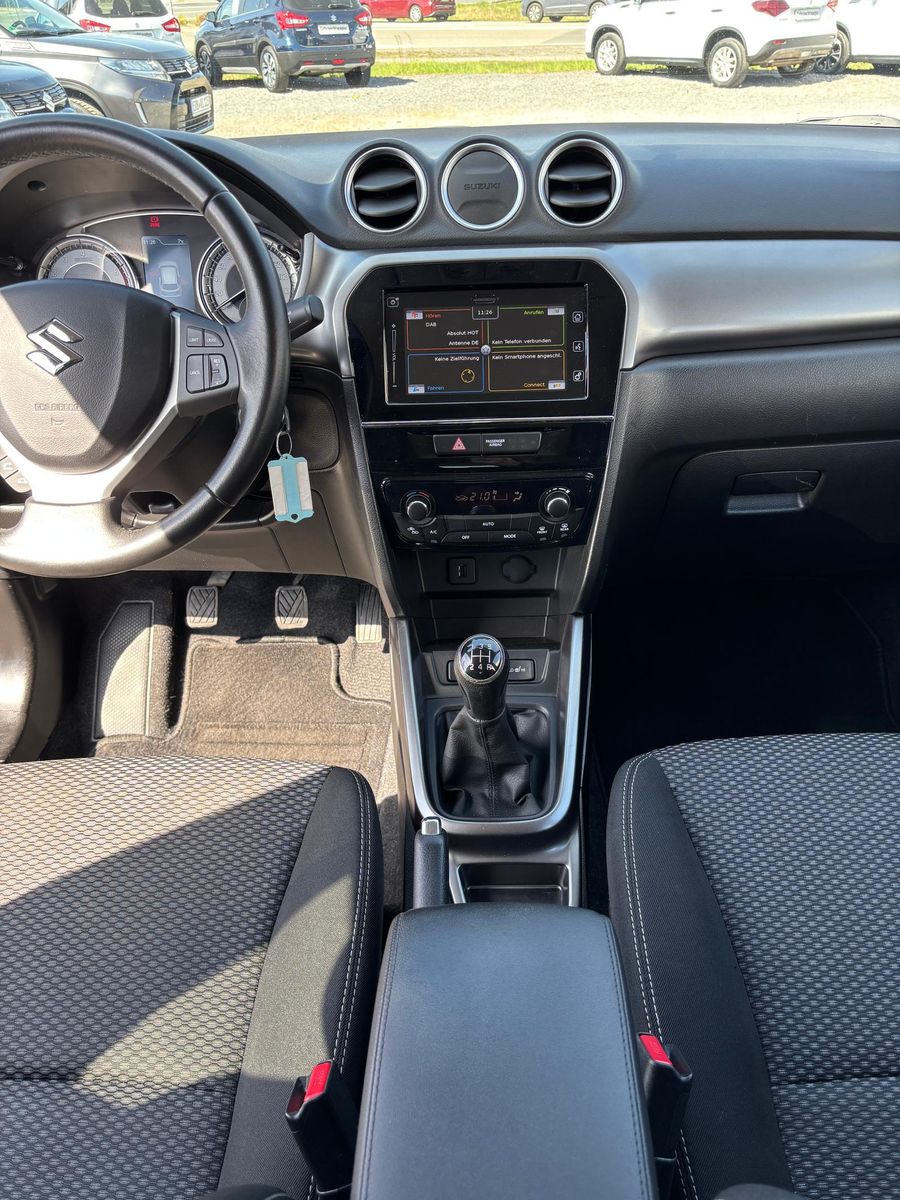 Suzuki Vitara 1.5 Hybrid Comfort - Samsaru's Car Outlet