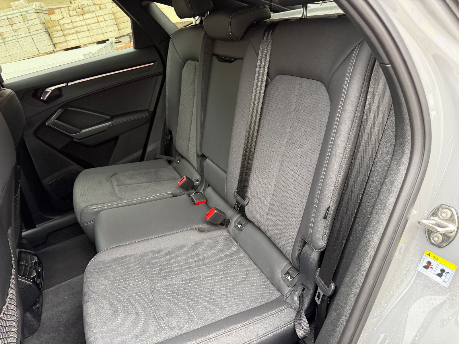 Audi Q3 Sportback 40 TFSI quattro S line, fast VOLL
