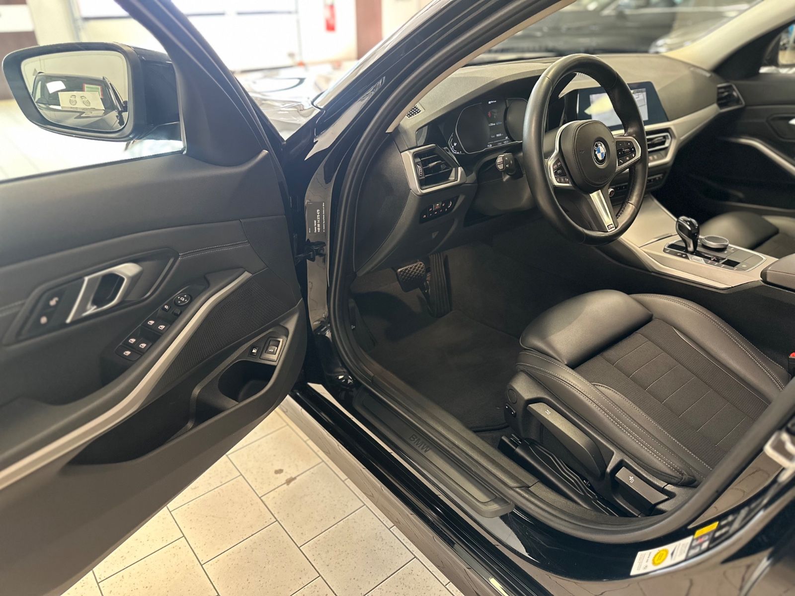 BMW 330e - Samsaru's Car Outlet