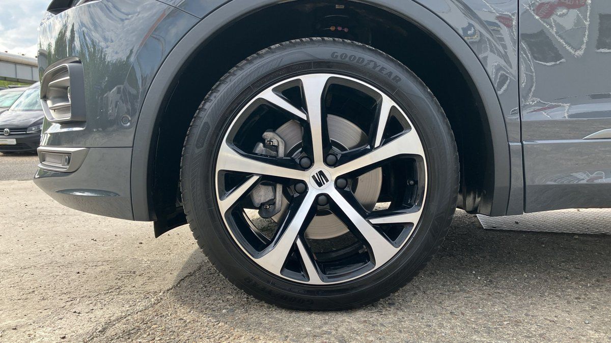 Seat Tarraco FR 4Drive 245 PS DSG 7SITZ+AHK+PANORAMA