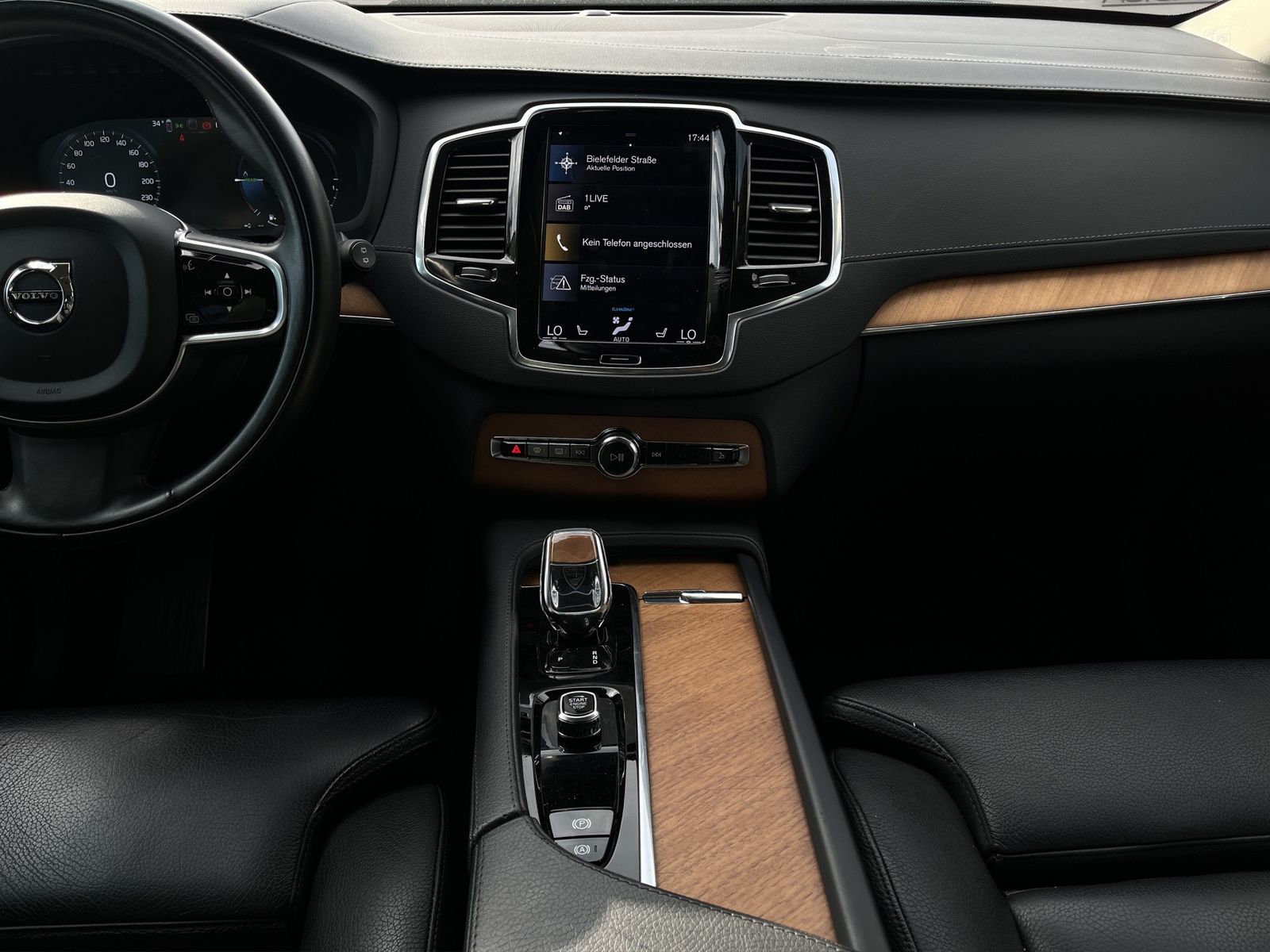 Volvo XC90 Plus Bright 8G Recharge Plug-In Hybrid AWD