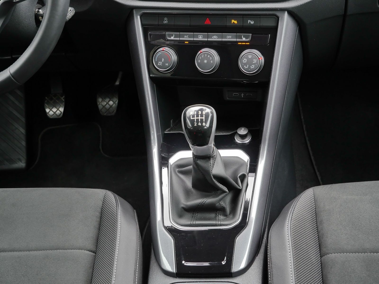 Volkswagen T-Roc Style 1.0 TSI - Samsaru's Car Outlet
