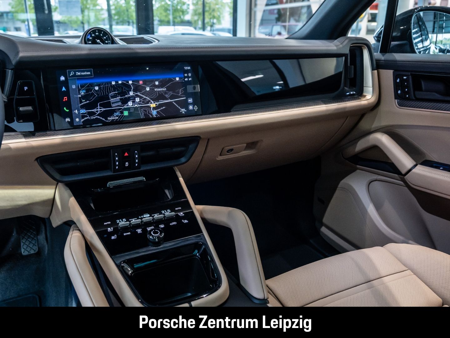 Porsche Cayenne E-Hybrid Dunkelolive Massage Sportabgas