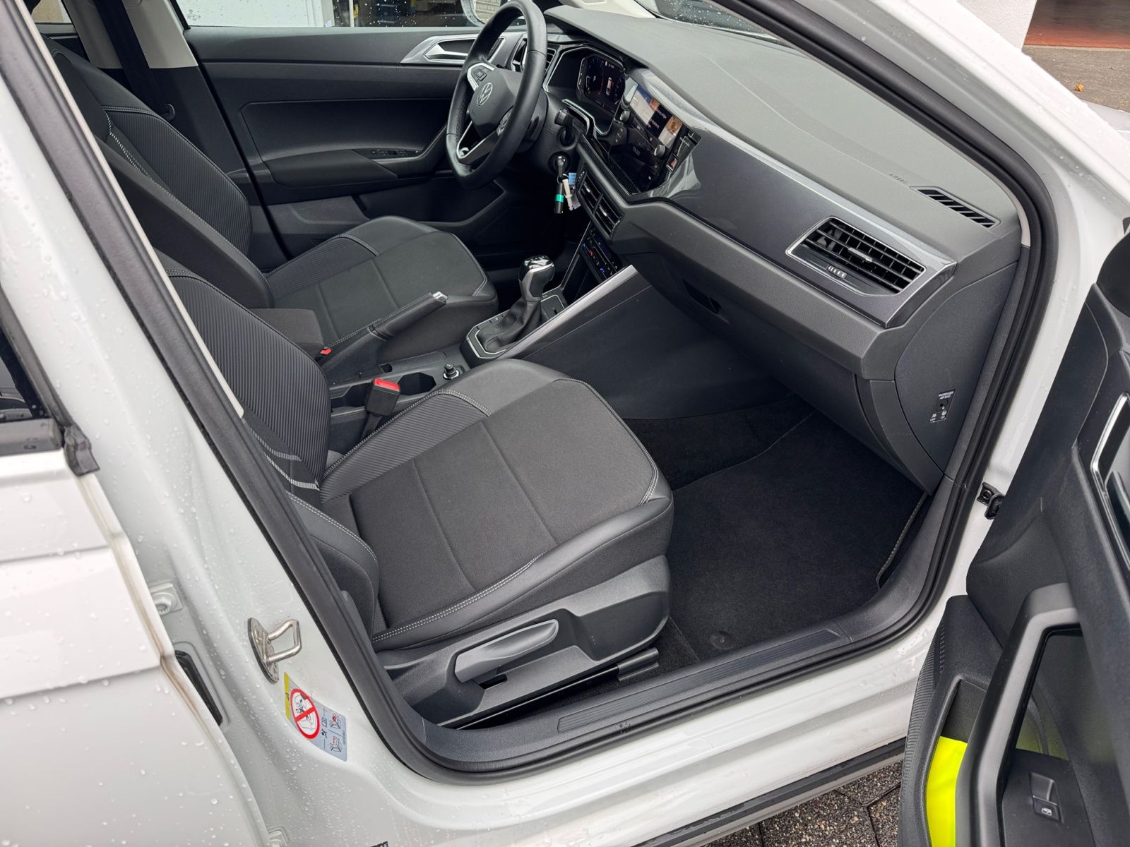 Volkswagen Taigo 1.0 TSI Style - Samsaru's Car Outlet