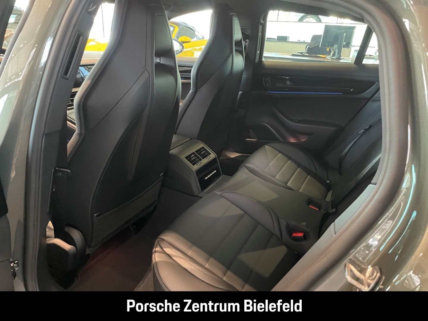 Porsche Panamera 4S E-Hybrid Surround-View Luftfederung
