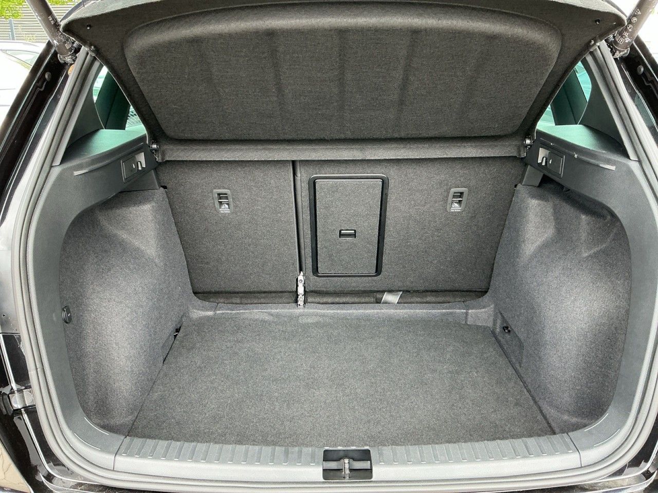 Seat Ateca FR DSG 1.5 TSI+AHK+Pano+XL+E-Sitz Klima