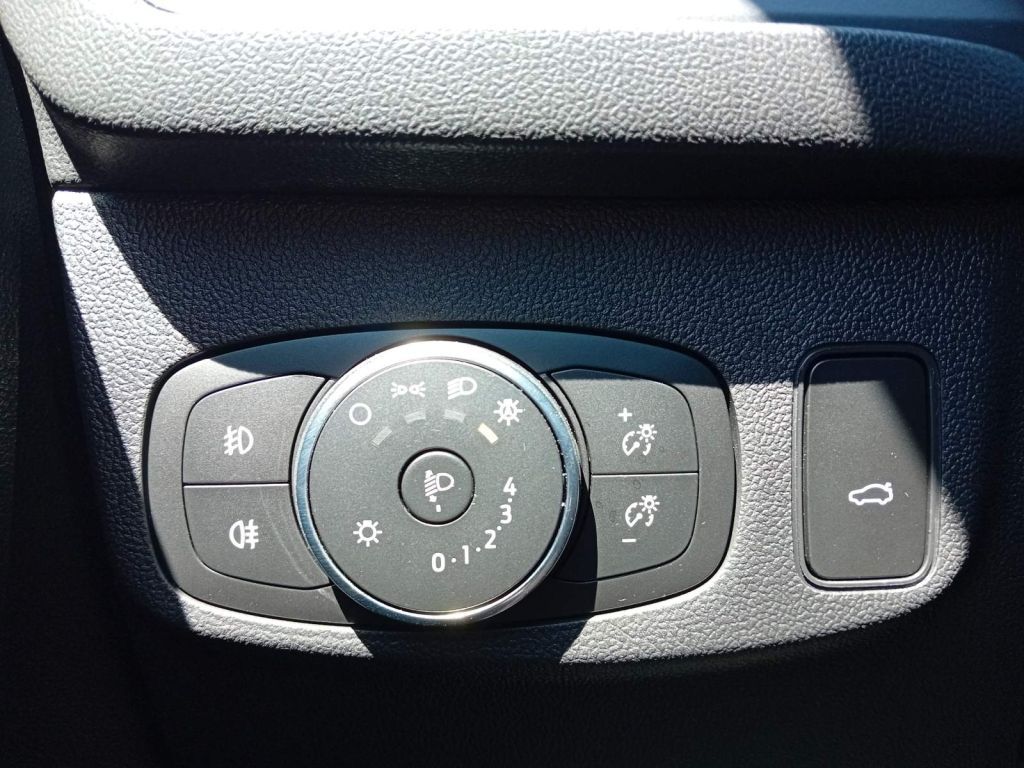 Ford Focus Turnier 1.0 EcoBoost Hybrid Aut. TITANIUM