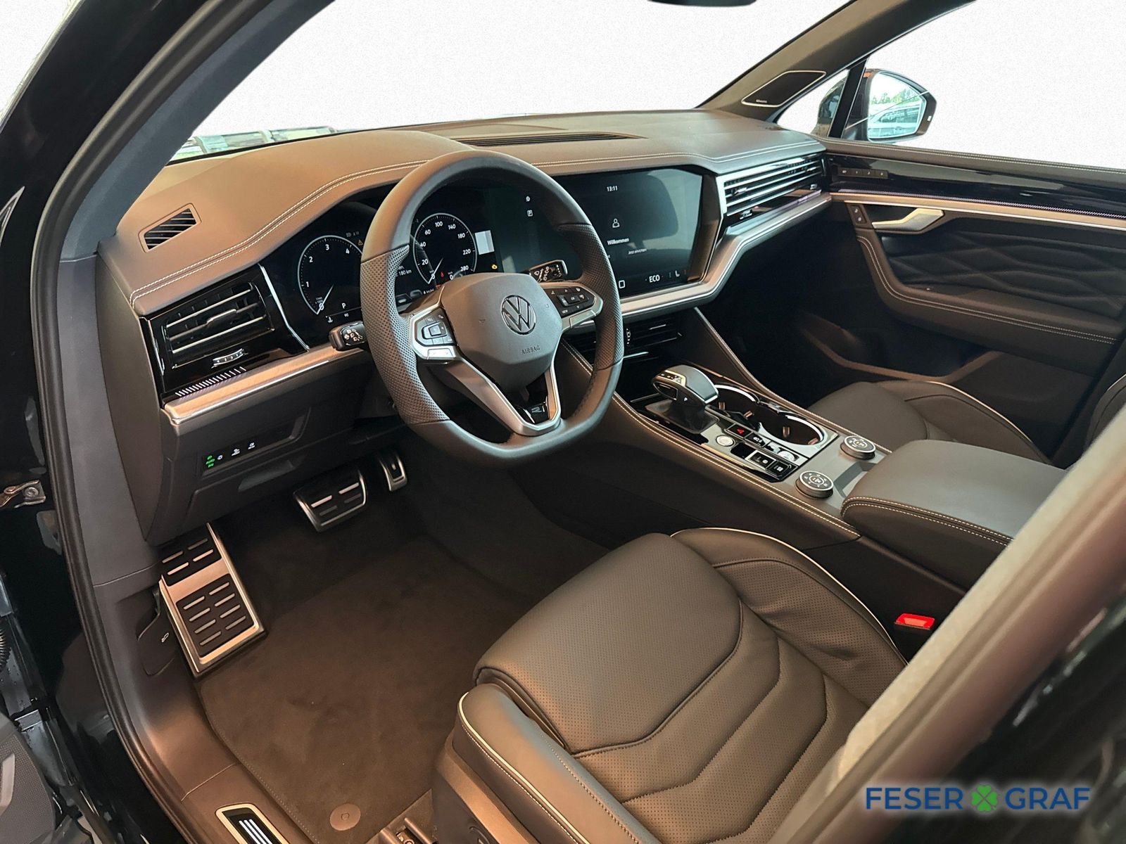Volkswagen Touareg 3.0 TDI DSG R-LINE AHK DYNADUIO HUD PANO