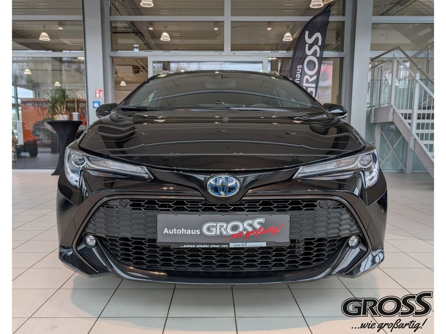 Toyota Corolla Touring Sports Hybrid Team D - Samsaru's Car Outlet