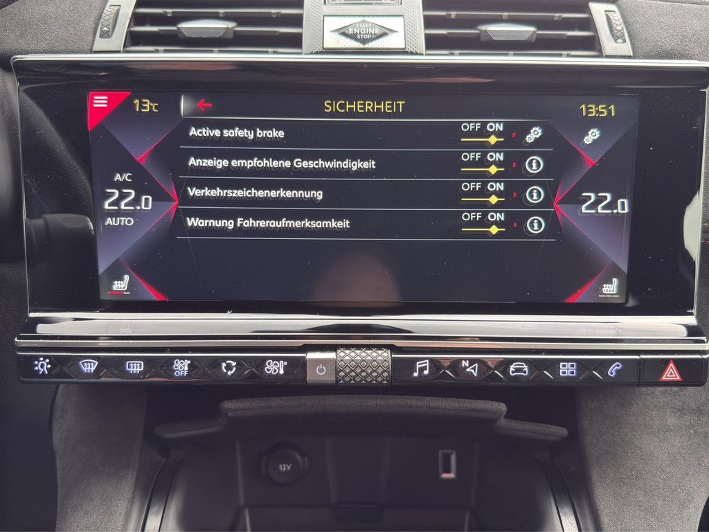 DS Automobiles DS 7 Crossback 225 Performance Line + Leder