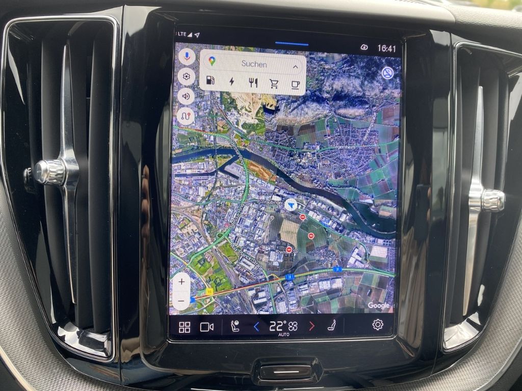 Volvo XC60 R Design Recharge Plug-In Hybrid AWD T8 Twi