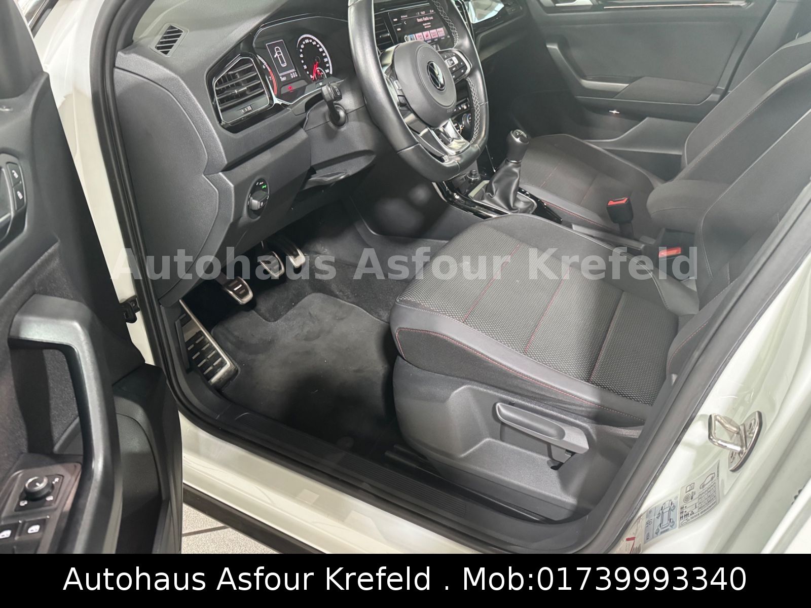 Volkswagen T-Roc Sport Black - Samsaru's Car Outlet