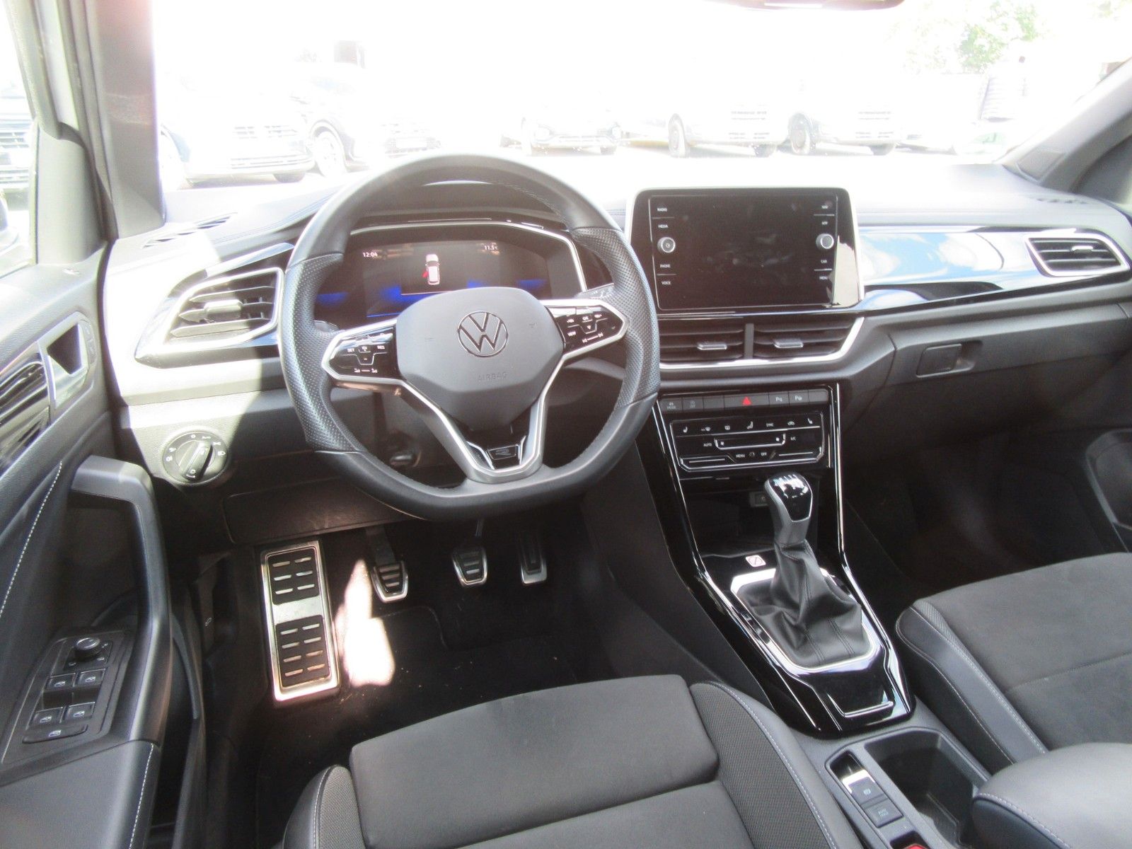 Volkswagen T-Roc R-Line - Samsaru's Car Outlet