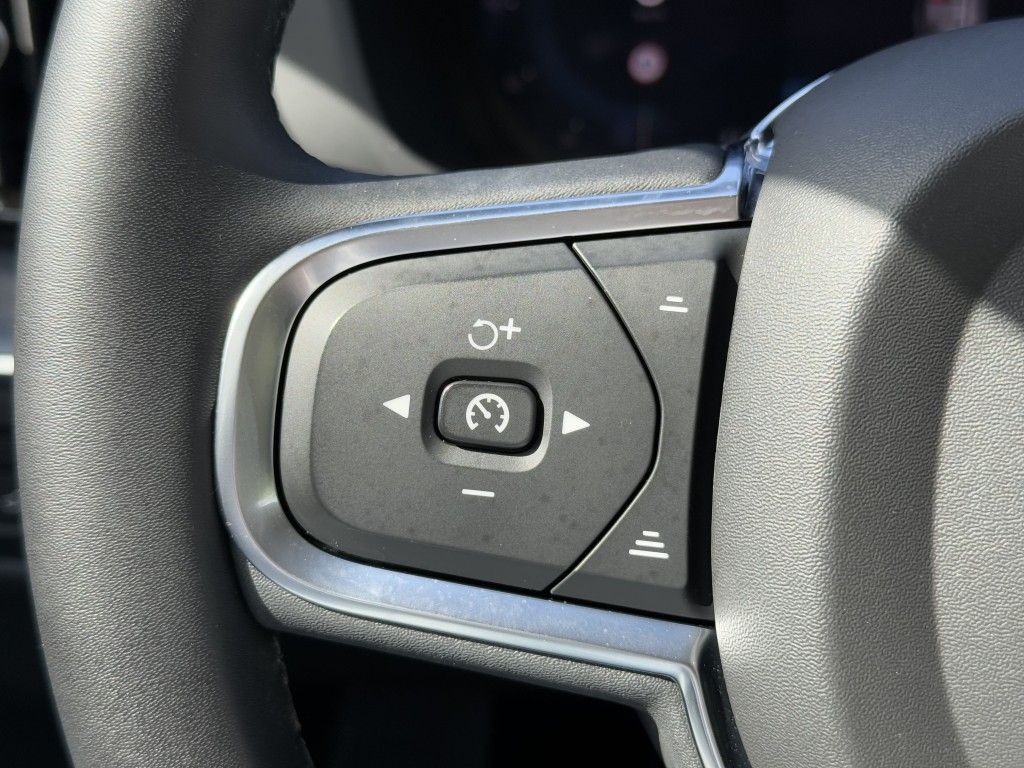 Volvo XC60 B4 B Core - Samsaru's Car Outlet
