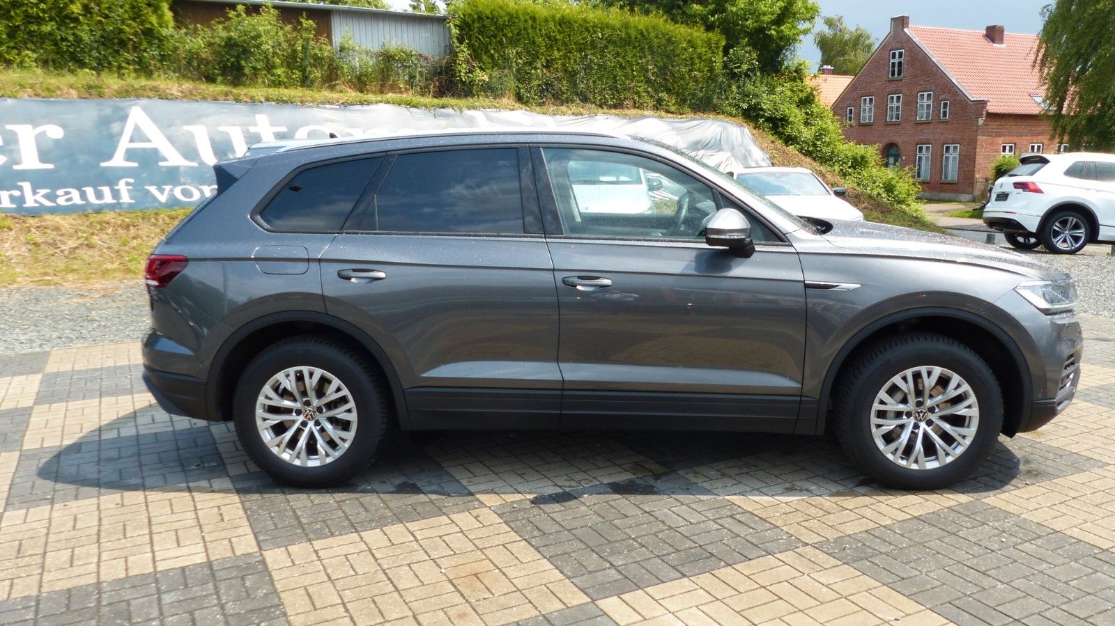 Volkswagen Touareg 3.0 TDI 4 Motion - Samsaru's Car Outlet