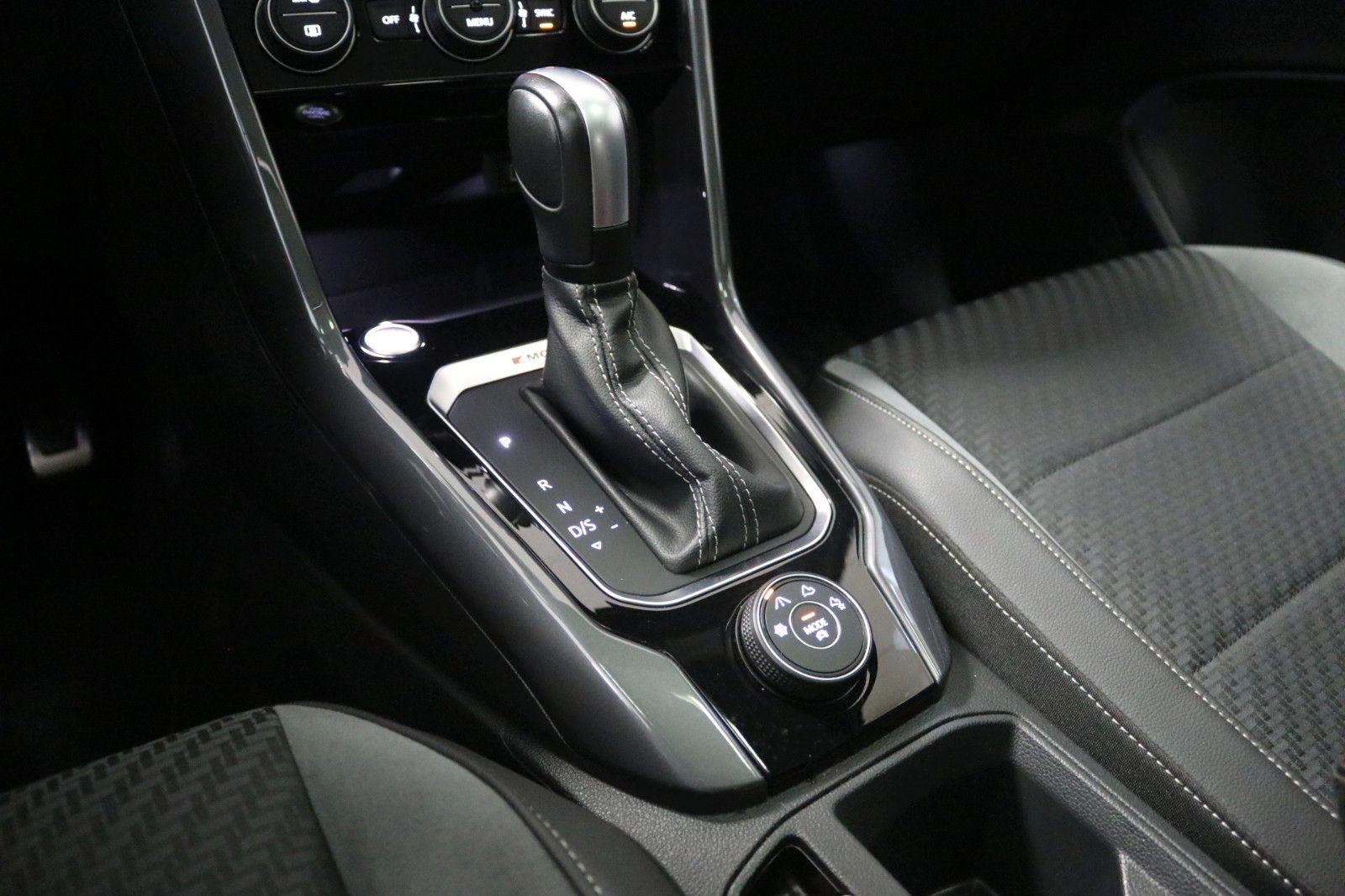 Volkswagen T-Roc Sport 4M R-Line - Samsaru's Car Outlet