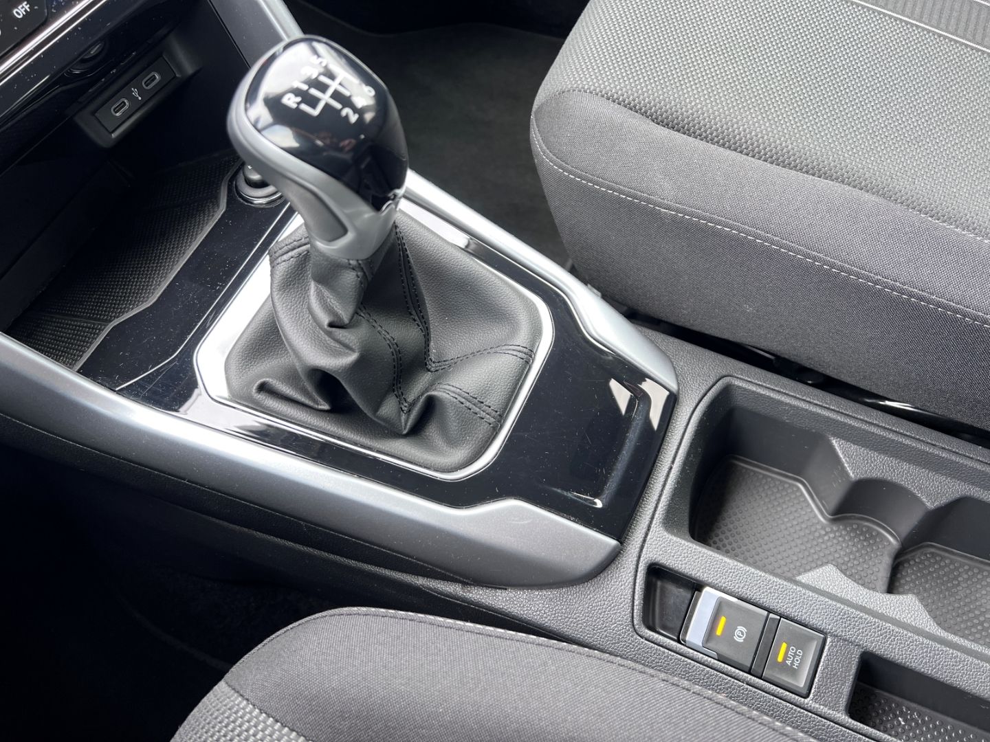 Volkswagen T-Roc 1.0TSI Life - Samsaru's Car Outlet