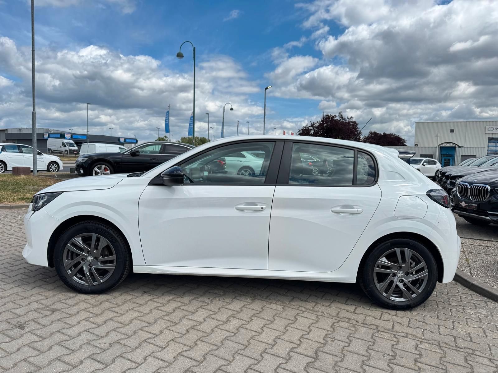 Peugeot 208 Active Pack PURETECH - Samsaru's Car Outlet
