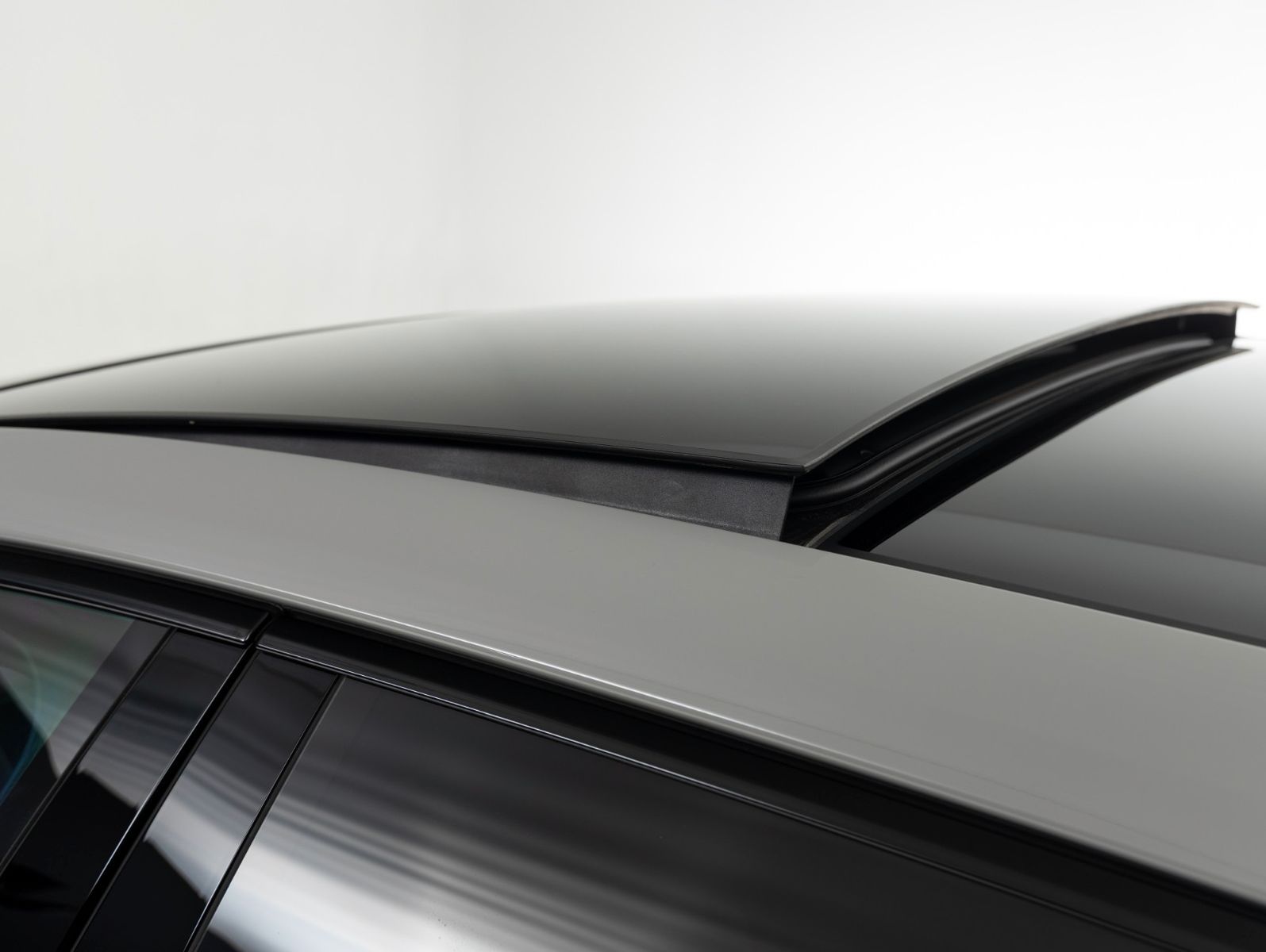 Porsche Panamera 4 E-Hybrid Sport Turismo Platinum Editi