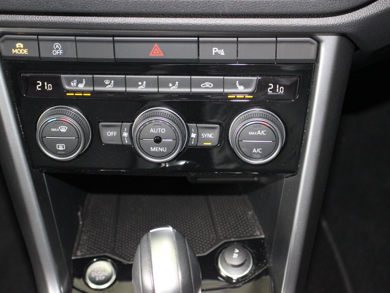 Volkswagen T-Roc 1.5 TSI ACT OPF DSG ACTIVE - Samsaru's Car Outlet