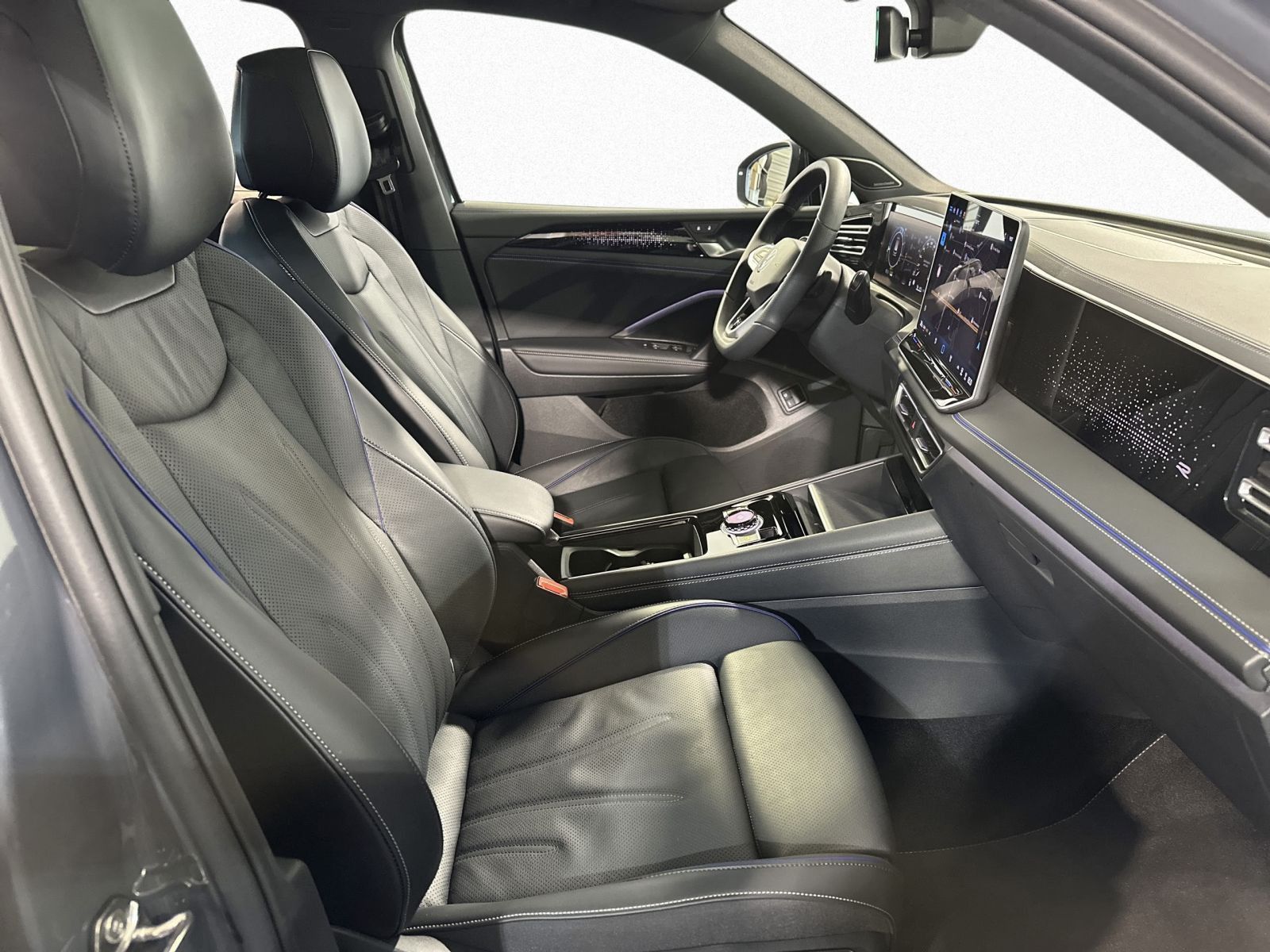 Volkswagen Tiguan 1.5 TSI eHYBRID R-LINE BLACKSTYLE MATRIX+