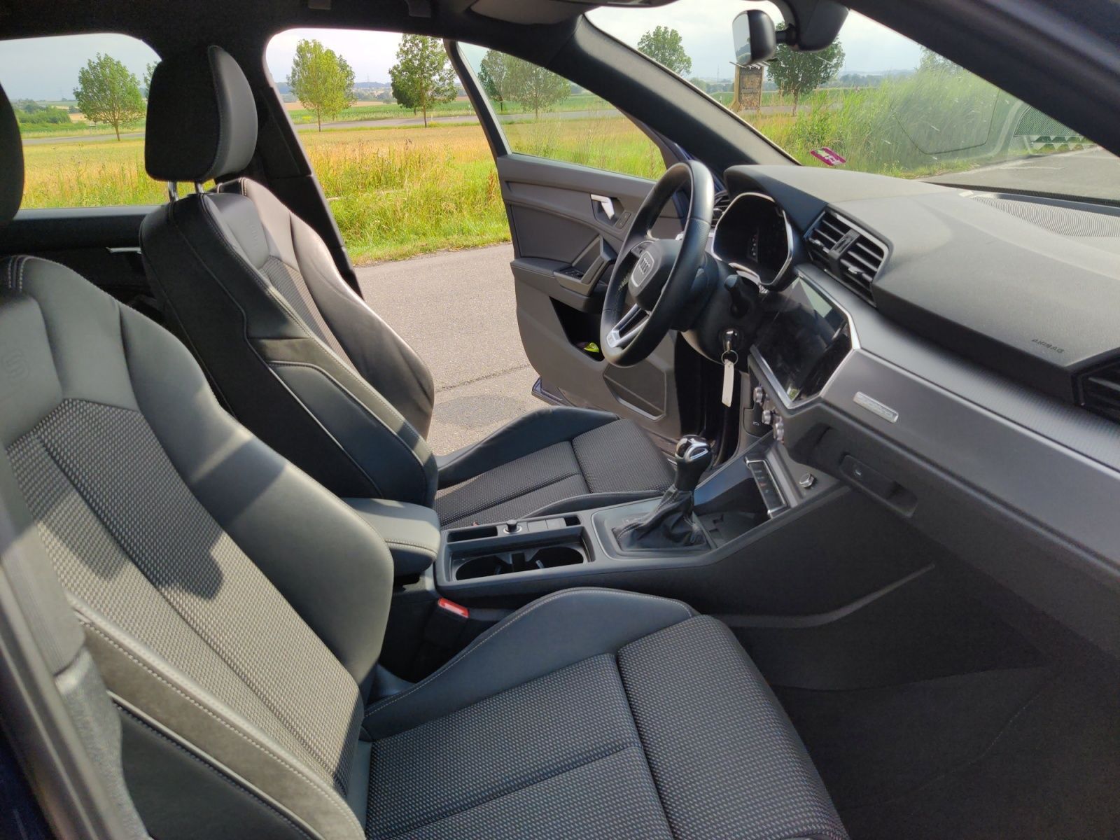 Audi Q3 35 TDI q. S-Tronic S-Line - Samsaru's Car Outlet