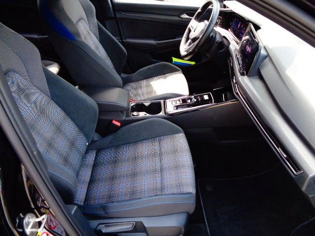 Volkswagen Golf VIII GTE eHybrid - Samsaru's Car Outlet