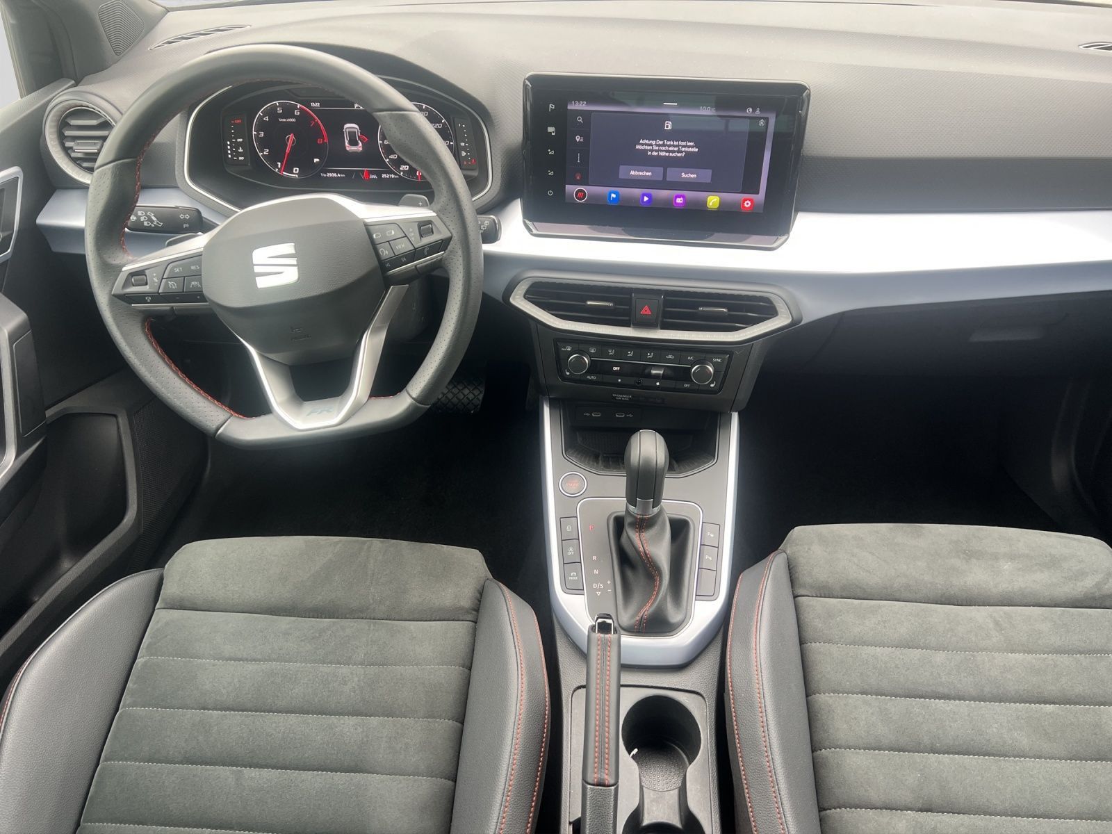 Seat Arona 1.5 TSI DSG FR NAVI AHK GJR ACC SITZH