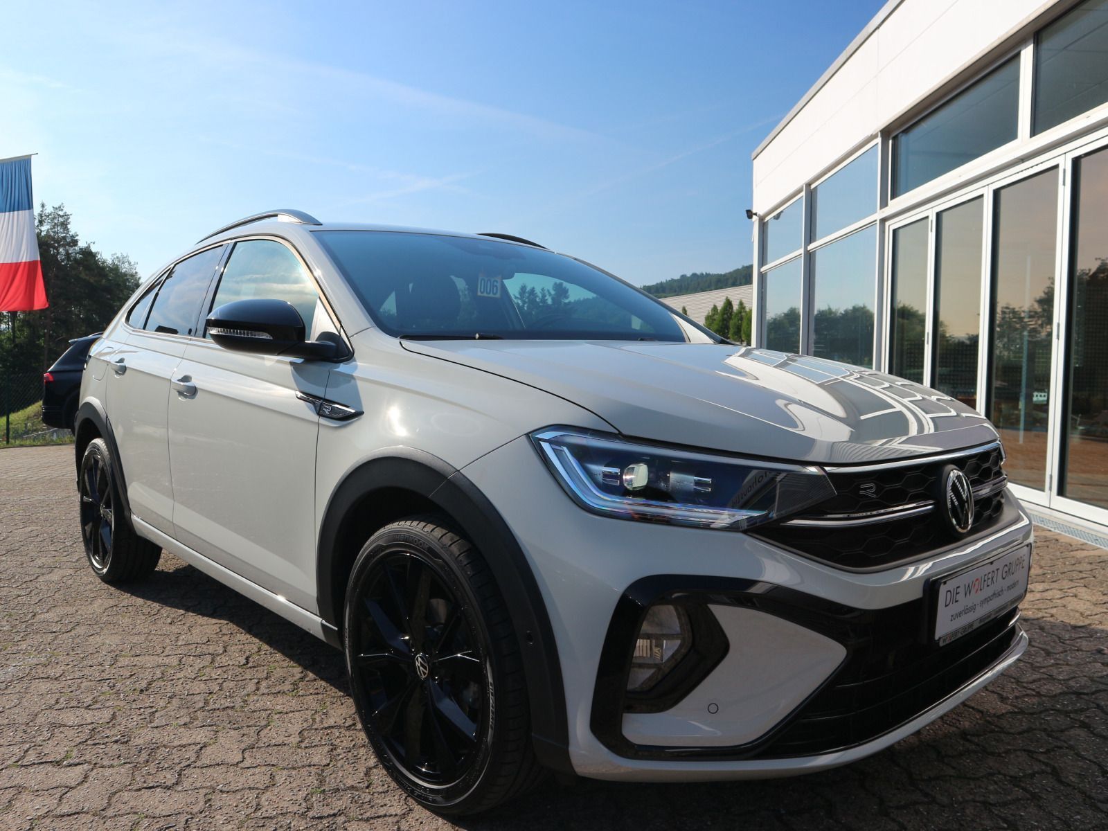 Volkswagen Taigo R-Line 1.5 TSI DSG - Samsaru's Car Outlet
