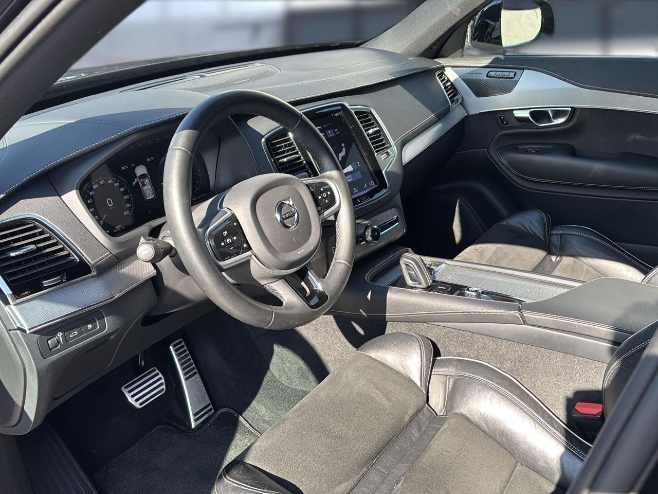 Volvo XC 90 R Design Recharge Plug-In Hybrid AWD - Samsaru's Car Outlet