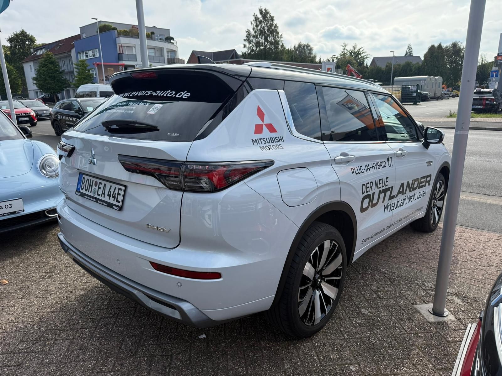 Mitsubishi Outlander PHEV Top *LED *SHZ *HUD *Sound