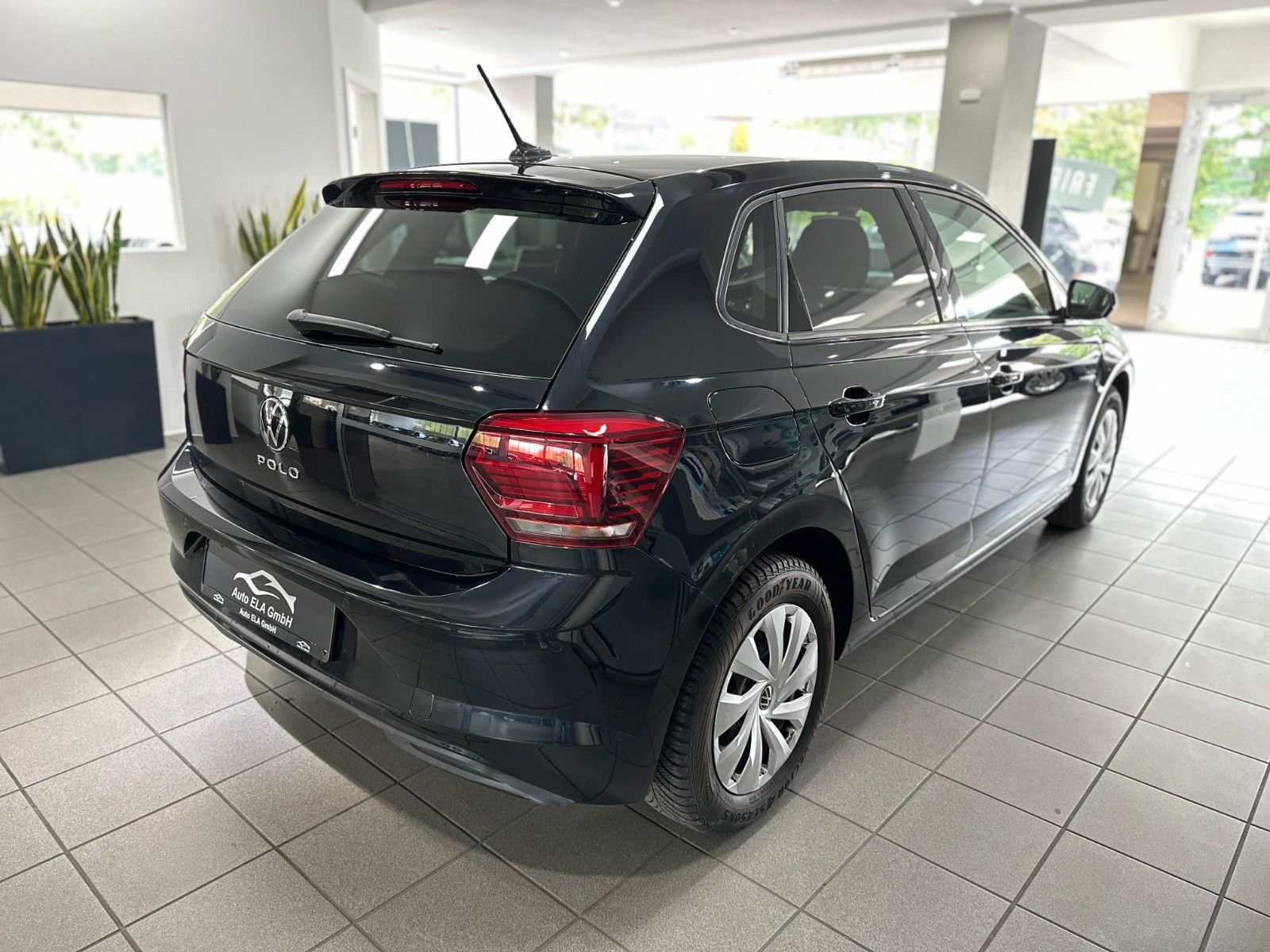 Volkswagen Polo VI 1.0 TSI Automatik - Samsaru's Car Outlet