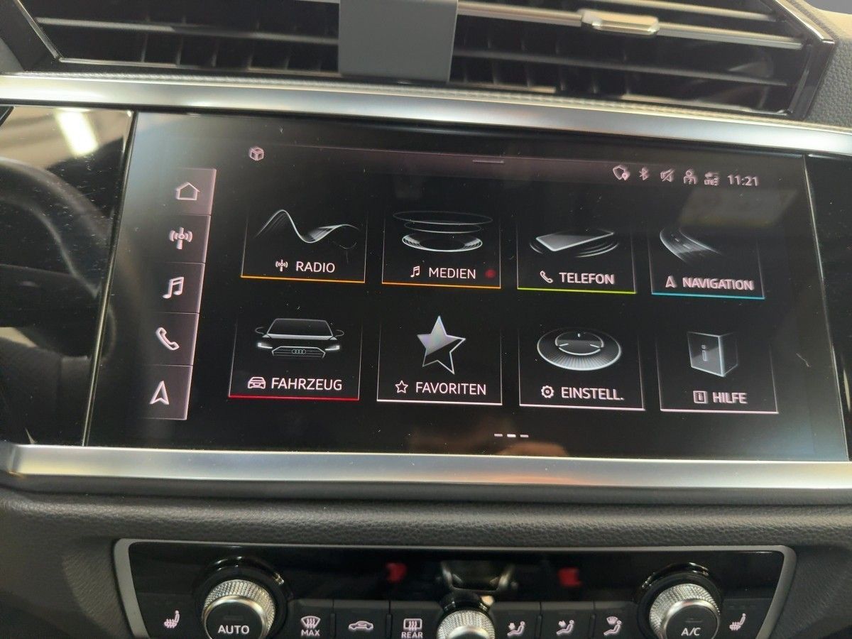 Audi Q3 45 TFSI S line quattro - Samsaru's Car Outlet