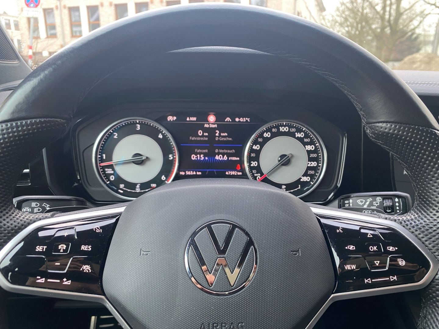 Volkswagen Touareg 3.0 V6 TDI 4M R-Line - Samsaru's Car Outlet