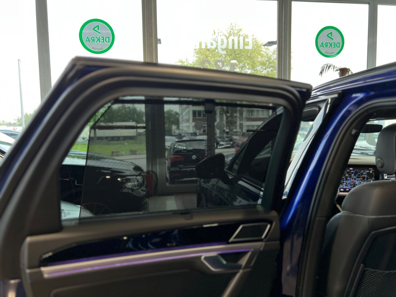 Volkswagen Touareg R-Line 4Motion - Samsaru's Car Outlet