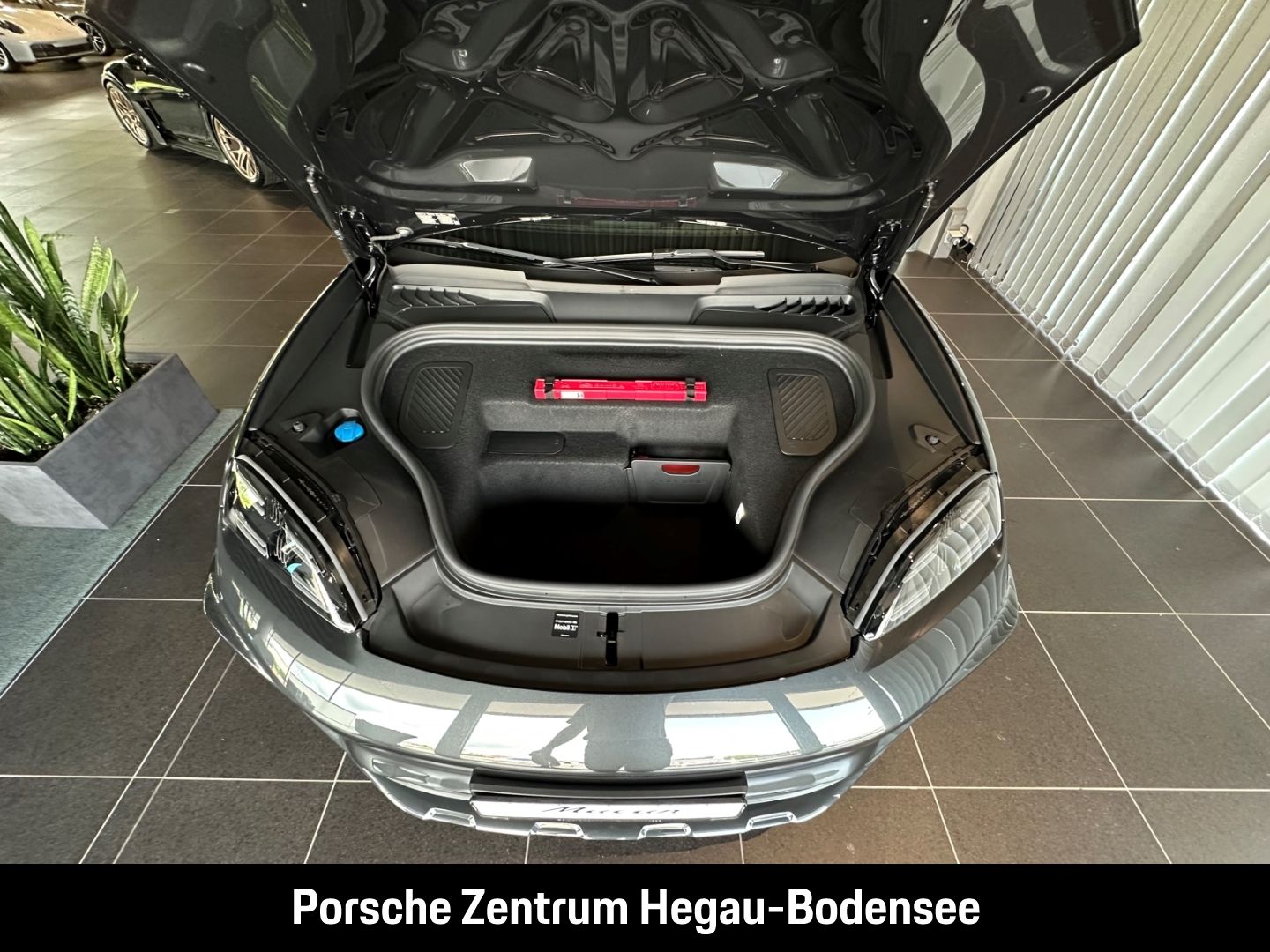 Porsche Macan Turbo/Electric Sport/Hinterachslenkung/Mat