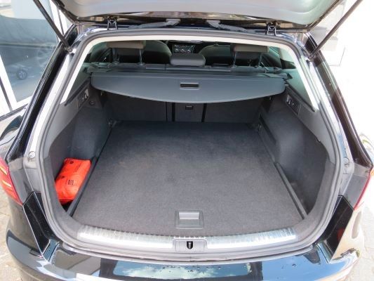 Seat Leon Sportstourer FR 2,0 TDI DSG - Samsaru's Car Outlet