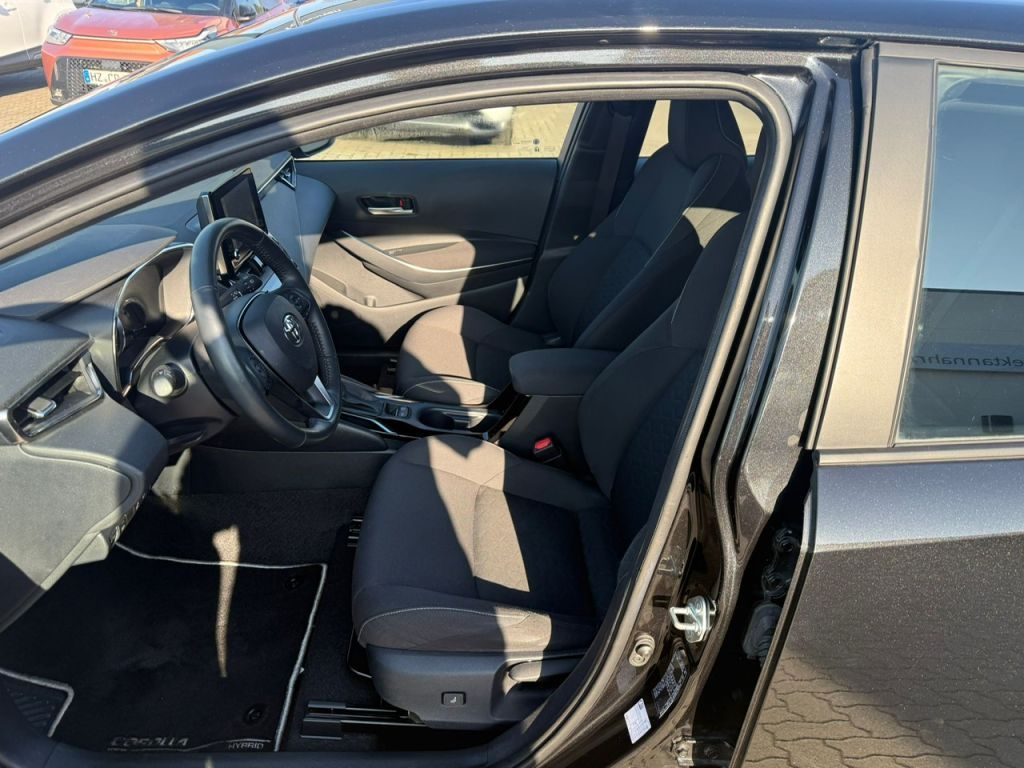 Toyota Corolla 1.8 Hybrid Business Edition