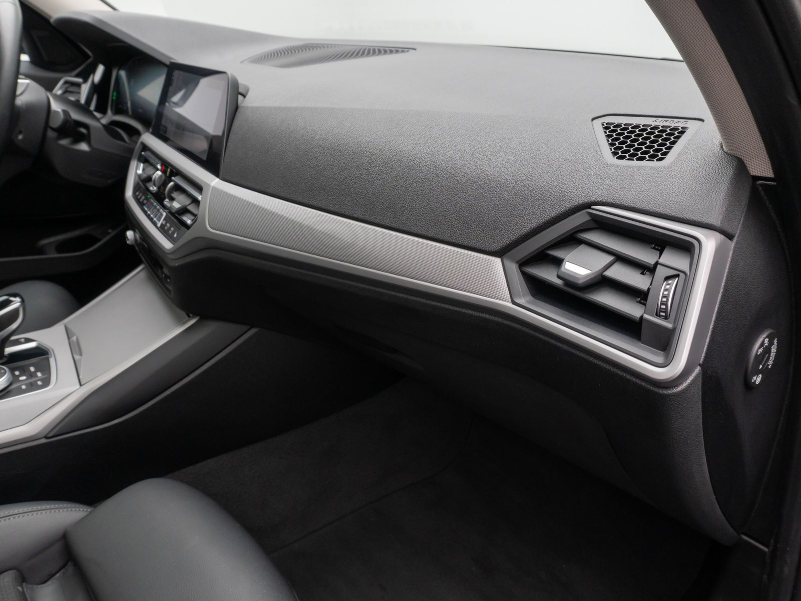 BMW 330i xD - Samsaru's Car Outlet