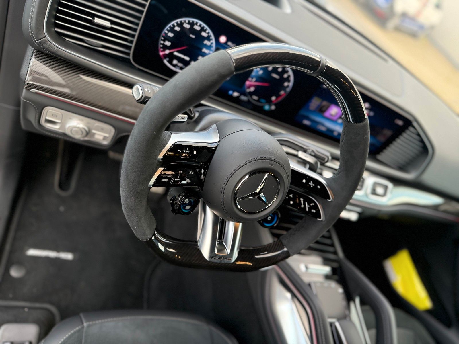 Mercedes-Benz GLE 63 AMG Voll /Carbon/ AHK/Standheizung