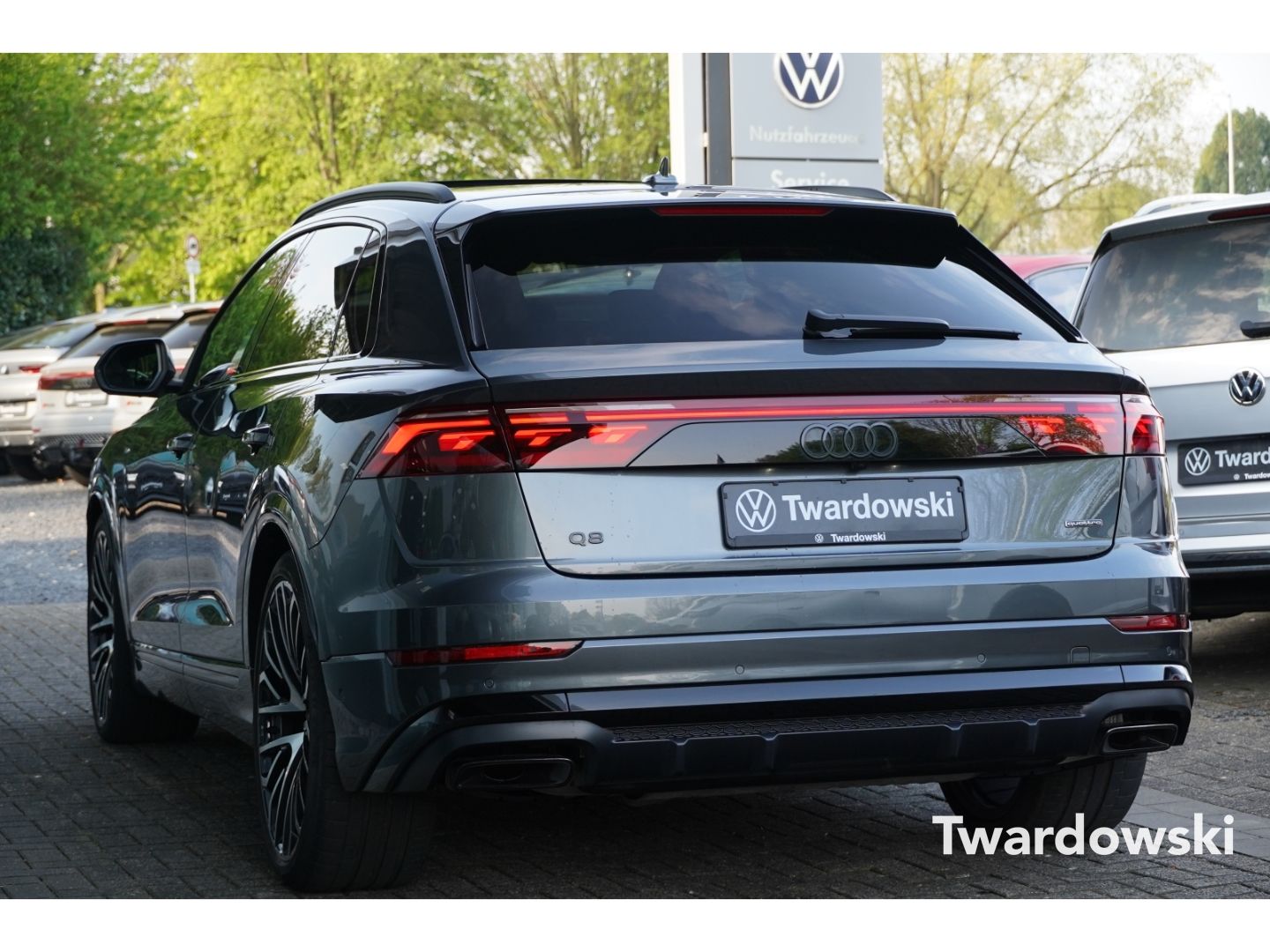 Audi Q8 50 TDI S line Pano Hud Matrix 23'' B&O AHK 36
