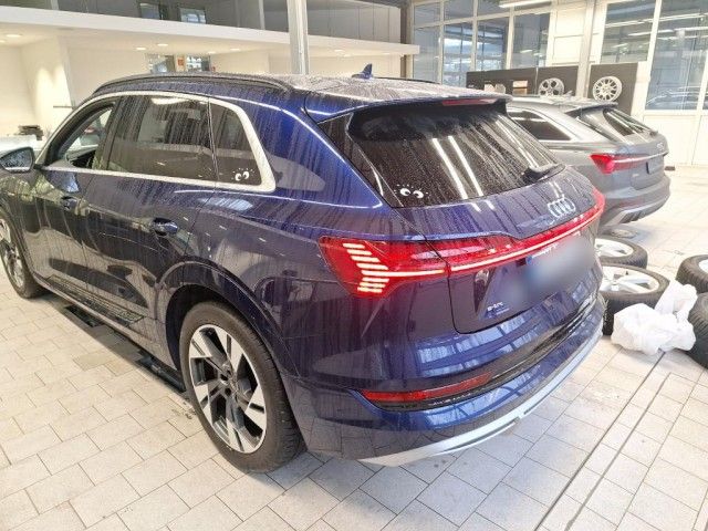 Audi e-tron 55 quattro S line AHK+PANO+HUD+B&O+ACC