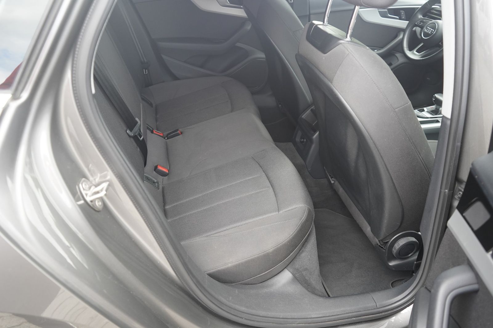 Audi A4 2.0 TDI Avant - Samsaru's Car Outlet