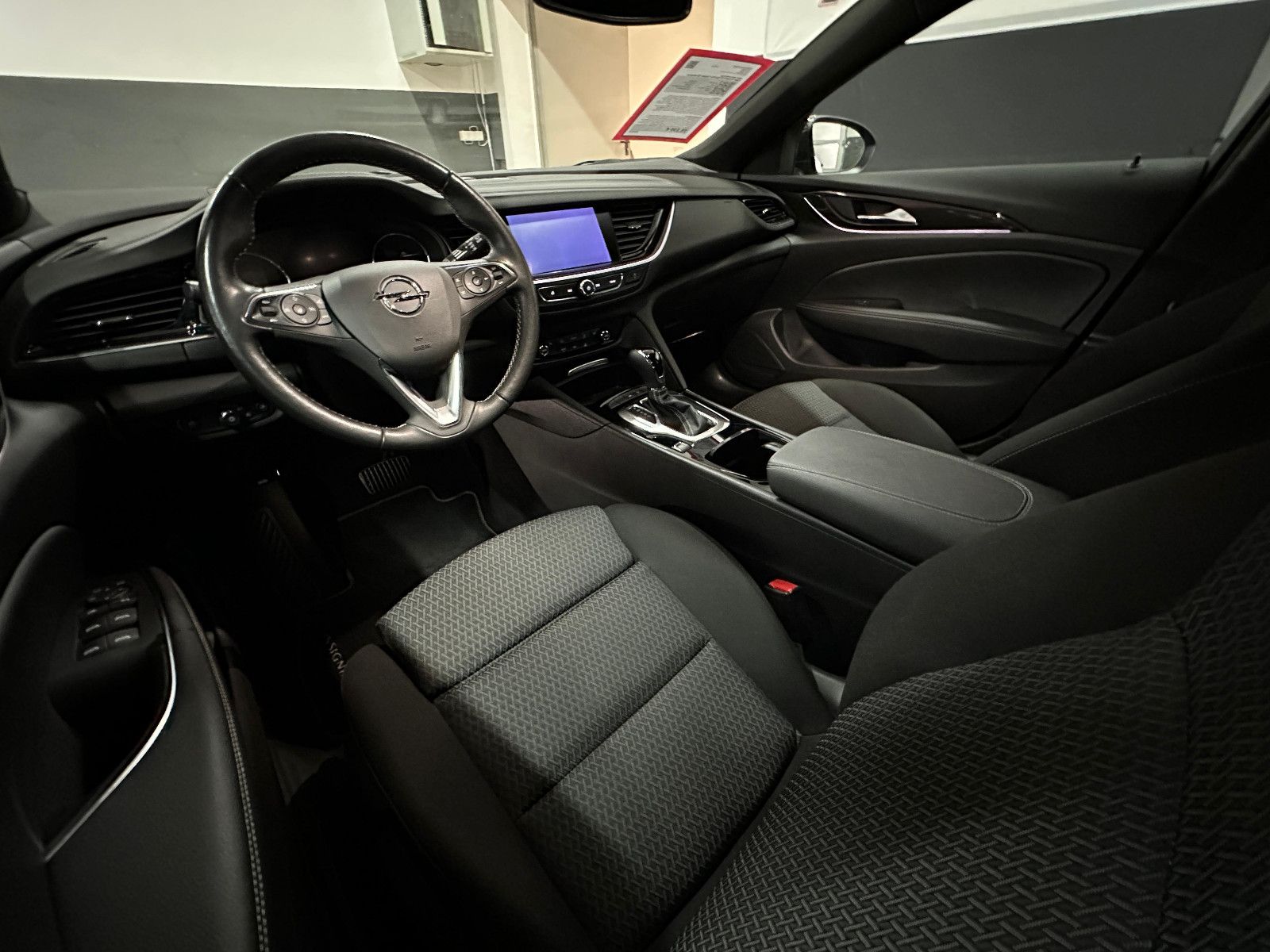 Opel Insignia B Sports Business - Samsaru's Car Outlet