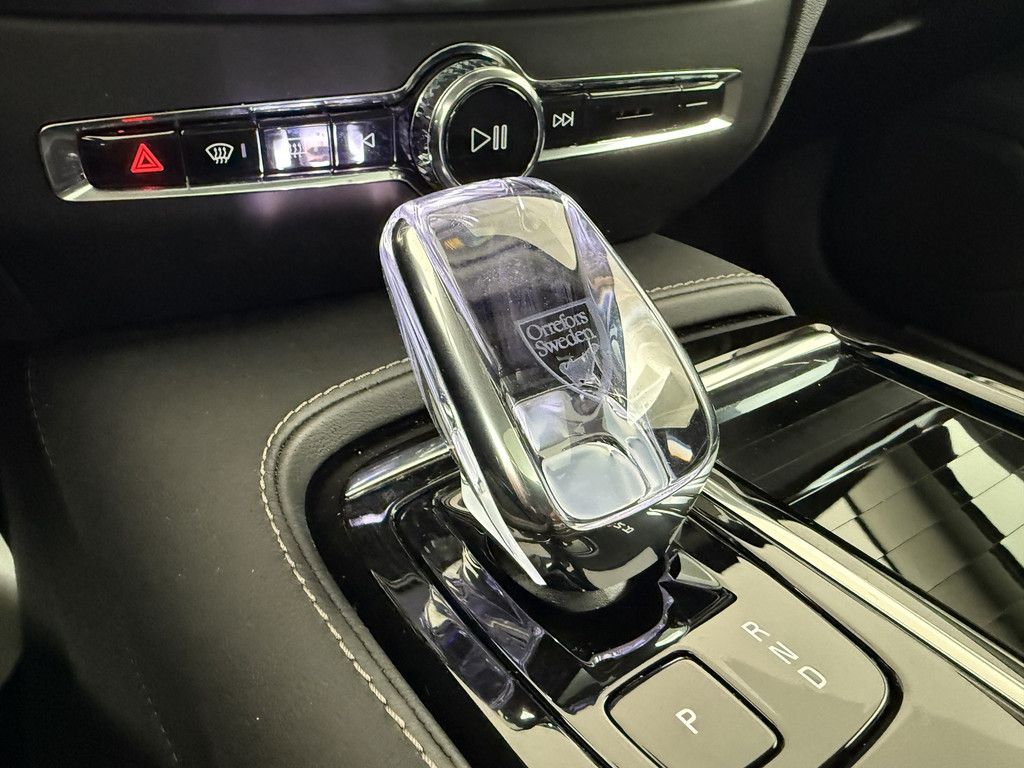 Volvo V60 T8 Ultra Dark Recharge Plug-In Hybrid AWD