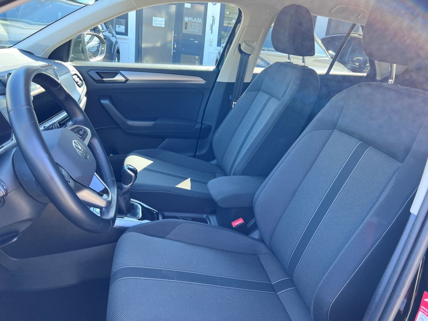 Volkswagen T-Roc 1.0 TSI Life - Samsaru's Car Outlet