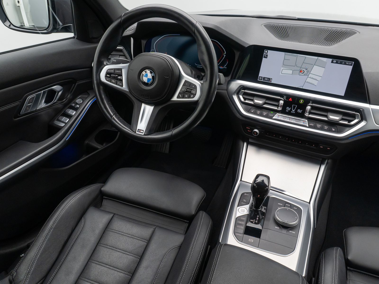 BMW 320i Sport Line - Samsaru's Car Outlet