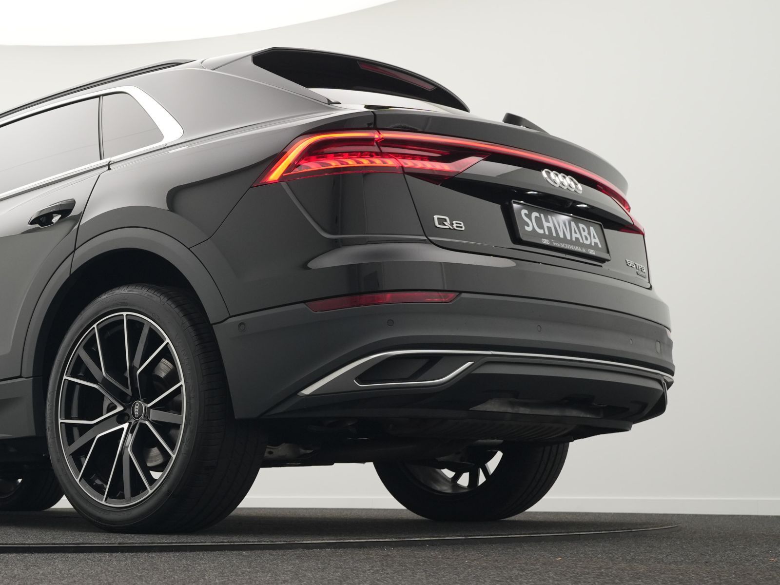 Audi Q8 55 TFSI quattro tiptronic 2x S line